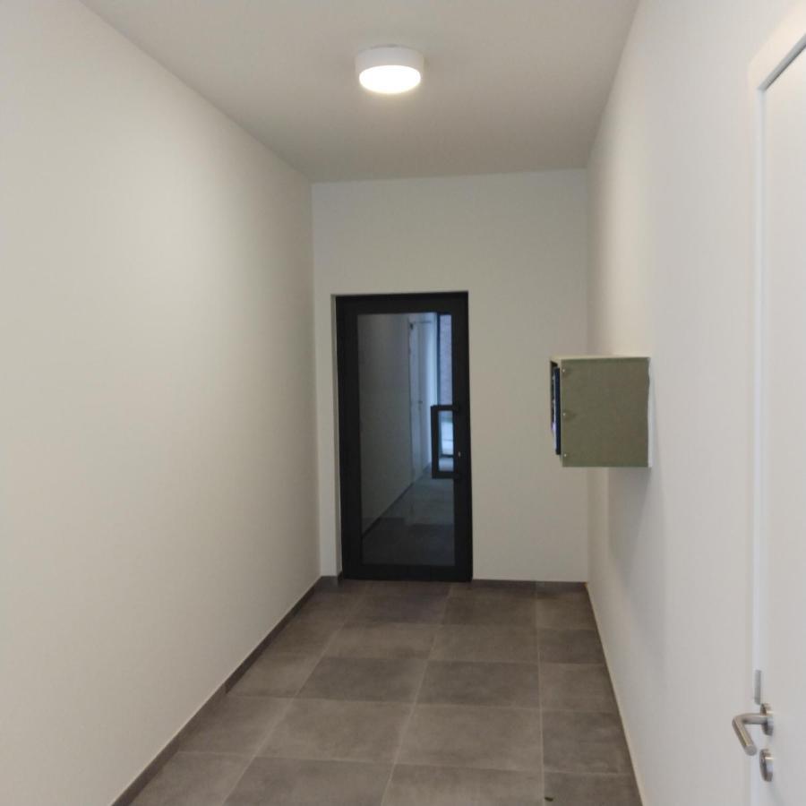 Studio Near Shopping K In K New Bright And Central Кортрейк Экстерьер фото